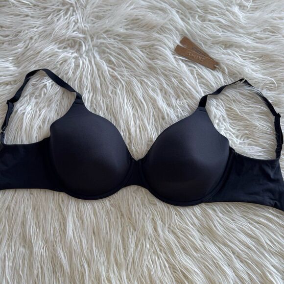 Skims Fits Everybody T-shirt Bra Onyx Size 34DDD - Picture 1 of 8